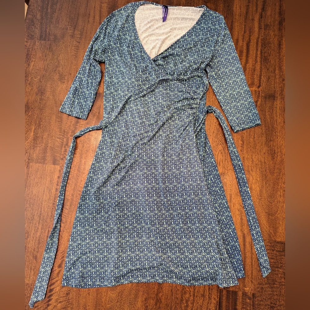 Seraphine, Maternity size 6 dress, wrap.eith geometric pattern